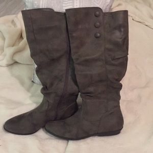 Cliffs by White Mountain Boots